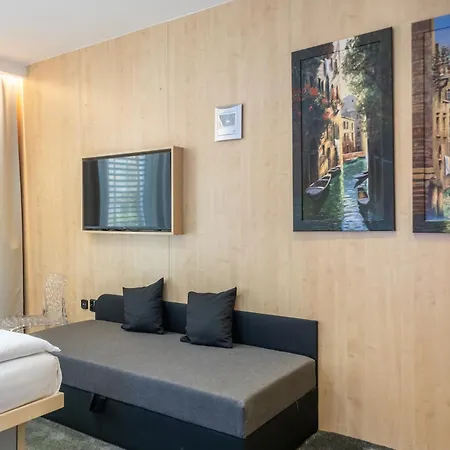מלון Hotel Plzen פלזן