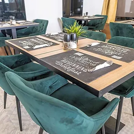 Otel Hotel Plzen 3*